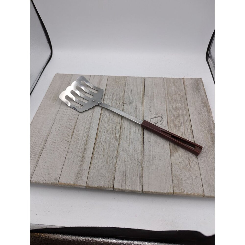 Stanhome USA #2 Stainless Slotted Spatula Turner Brown 13" Scalloped Curved